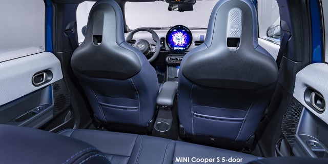 MINI Cooper S 5-door MINI-Cooper-S-5-door-Favoured-trim-P90553923-2024.09.jpg