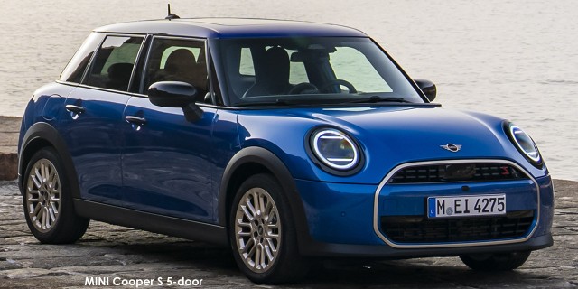 MINI Cooper S 5-door MINI-Cooper-S-5-door-Favoured-trim-P90559927-2024.09.jpg