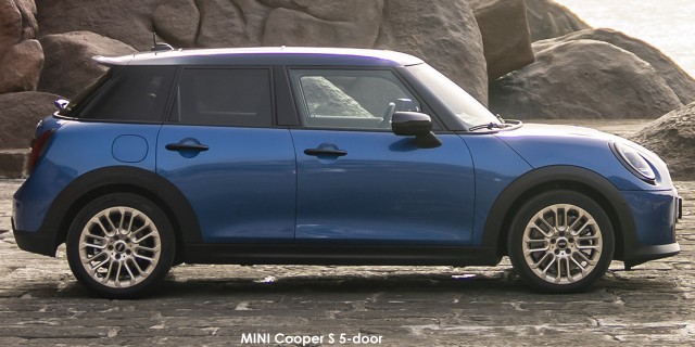 MINI Cooper S 5-door MINI-Cooper-S-5-door-Favoured-trim-P90559931-2024.09.jpg