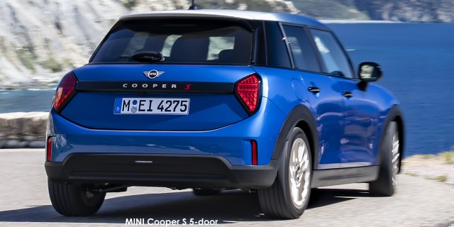 MINI Cooper S 5-door MINI-Cooper-S-5-door-Favoured-trim-P90559967-2024.09.jpg