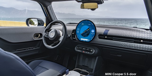MINI Cooper S 5-door MINI-Cooper-S-5-door-Favoured-trim-P90559990-2024.09.jpg