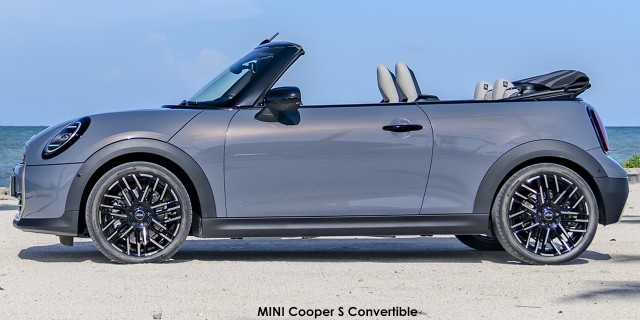 MINI Cooper S Convertible MINI-Cooper-S-Convertible-P90567093-2024.jpg