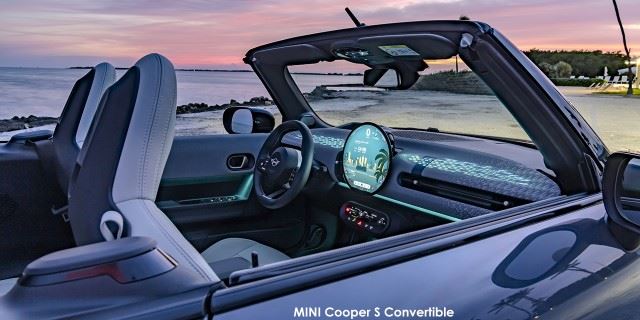 MINI Cooper S Convertible MINI-Cooper-S-Convertible-P90567156-2024.jpg