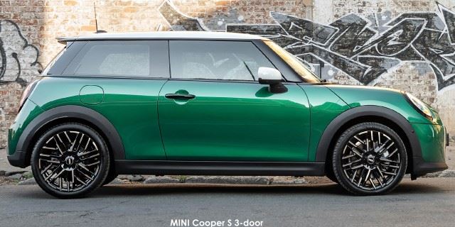 MINI Cooper S 3-door MINI-Cooper-S-P90581924-2024.jpg