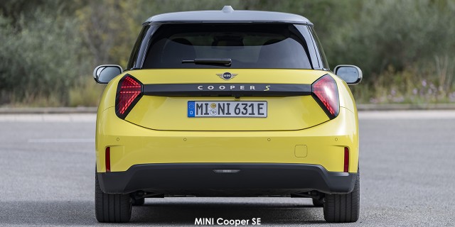 MINI Cooper SE MINI-Cooper-SE-Classic-trim-P90550464-2024.jpg