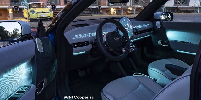 MINI Cooper SE MINI-Cooper-SE-Favoured-trim-P90527327-2024.jpg