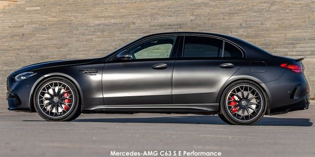 Mercedes-AMG C-Class C63 S E Performance Mercedes-AMG-C63-S-E-Performance-22C0396_018_0--2024.06-za.jpg