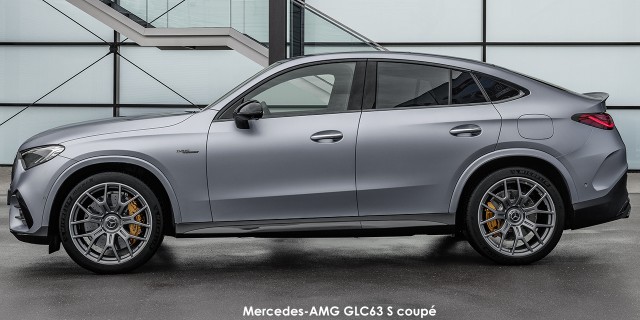 Mercedes-AMG GLC GLC63 S coupe Mercedes-AMG-GLC63-S-E-Performance-coupe-23C0329_013-2024.jpg