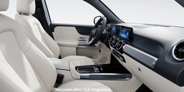 Mercedes-Benz GLB GLB220d 4Matic Progressive Mercedes-Benz-GLB-Progressive-facelift-dash-side--2023.jpg