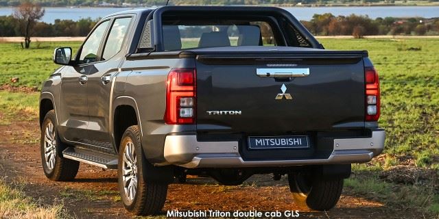 Mitsubishi Triton 2.4DI-D double cab GLS 4x4 auto Mitsubishi-Triton_020-double-cab-GLS-4x4-2024.11.jpg