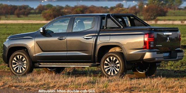 Mitsubishi Triton 2.4DI-D double cab GLS 4x4 auto Mitsubishi-Triton_023-double-cab-GLS-4x4-2024.11.jpg