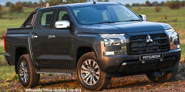 Mitsubishi Triton 2.4DI-D double cab GLS 4x4 auto Mitsubishi-Triton_035-double-cab-GLS-4x4-2024.11.jpg