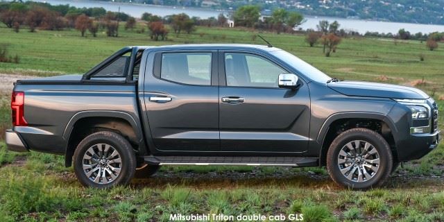 Mitsubishi Triton 2.4DI-D double cab GLS 4x4 auto Mitsubishi-Triton_043-double-cab-GLS-4x4-2024.11.jpg