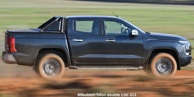 Mitsubishi Triton 2.4DI-D double cab GLS 4x4 auto Mitsubishi-Triton_082-double-cab-GLS-4x4-2024.11.jpg