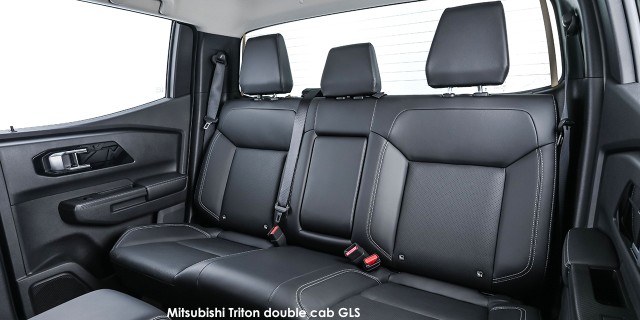 Mitsubishi Triton 2.4DI-D double cab GLS 4x4 auto Mitsubishi-Triton_185-double-cab-GLS-4x4-2024.11.jpg