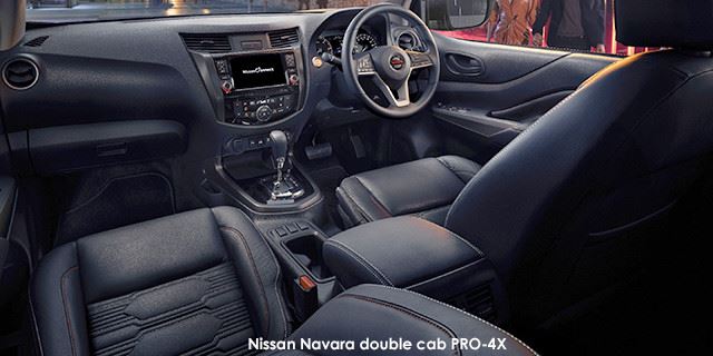 Nissan Navara 2.5DDTi double cab PRO-2X Nissan-Navara-PRO-4X-interior-3--2021.05-za.jpg