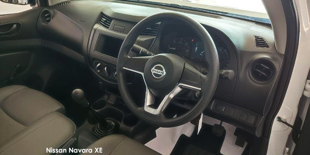 Nissan Navara 2.5DDTi single cab XE Nissan-Navara-single-cab-XE-i-2021.10-za.jpg