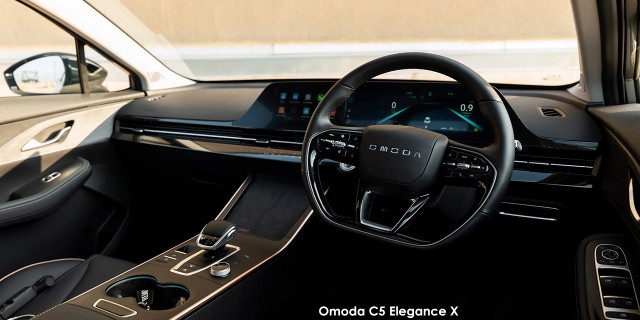 Omoda C5 1.5T 230T Lux X Omoda-C5-Elegance-X-facelift-interior-dash-2025.04.jpg