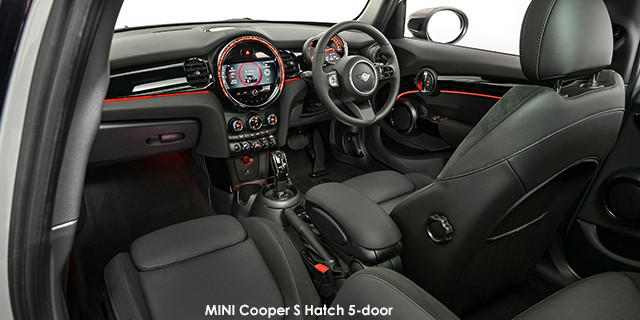 MINI Hatch Cooper S Hatch 5-door P90436243-MINI-5-door-Hatch-Cooper-S--facelift-2--2021.09-za.jpg