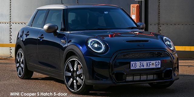 MINI Hatch Cooper S Hatch 5-door P90436254-MINI-5-door-Hatch-Cooper-S--facelift-2--2021.09-za.jpg