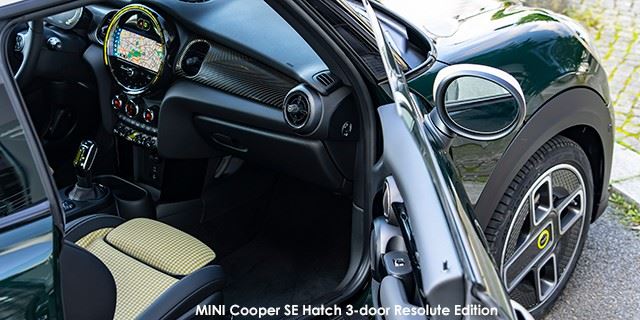 MINI Hatch Cooper SE Hatch 3-door Resolute Edition P90450896-MINI-Cooper-SE-Resolute-Edition--2022.jpg