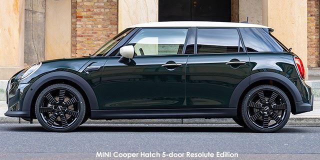 MINI Hatch Cooper S Hatch 5-door Resolute Edition P90454218-MINI-Cooper-5-door-Resolute-Edition--2022.jpg