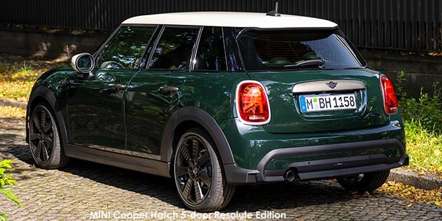 MINI Hatch Cooper S Hatch 5-door Resolute Edition P90454257-MINI-Cooper-5-door-Resolute-Edition--2022.jpg