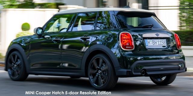 MINI Hatch Cooper S Hatch 5-door Resolute Edition P90454260-MINI-Cooper-5-door-Resolute-Edition--2022.jpg