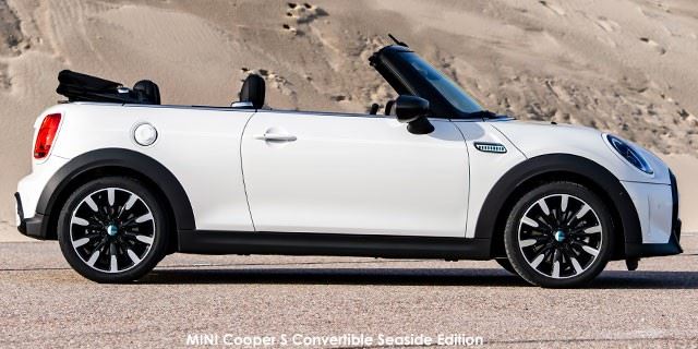 MINI Convertible Cooper S Convertible Seaside Edition P90489018-MINI-Cooper-S-Convertible-Seaside-Edition--2022.12.jpg