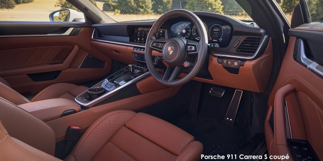 Porsche 911 Carrera S coupe Porsche-911-Carrera-S-coupe-PCGB25_1030-2025-UK.jpg
