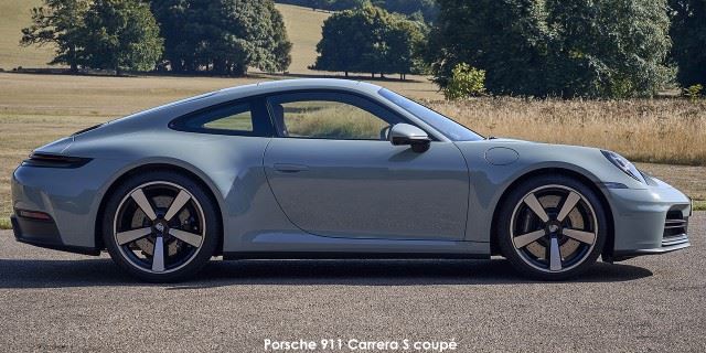 Porsche 911 Carrera S coupe Porsche-911-Carrera-S-coupe-PCGB25_1038-2025-UK.jpg