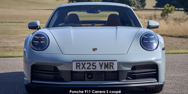 Porsche 911 Carrera S coupe Porsche-911-Carrera-S-coupe-PCGB25_1039-2025-UK.jpg