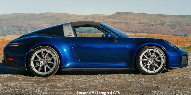Porsche 911 targa 4 GTS Porsche-911-targa-4-GTS-PCGB25_0207-2025-UK.jpg