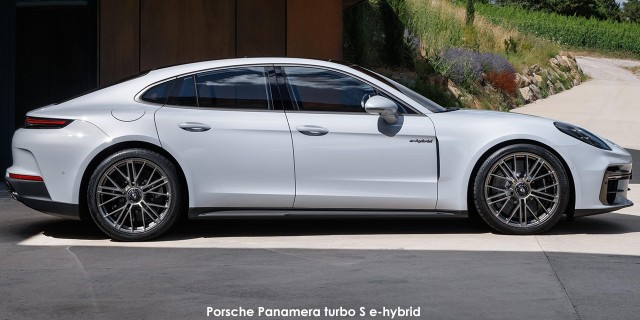 Porsche Panamera turbo S e-hybrid Porsche-Panamera-turbo-S-e-hybrid-291001--2024.07.jpg