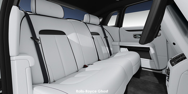 Rolls-Royce Ghost Ghost RR_Ghost_FORWARD--Rolls-Royce-Ghost--2020.jpg