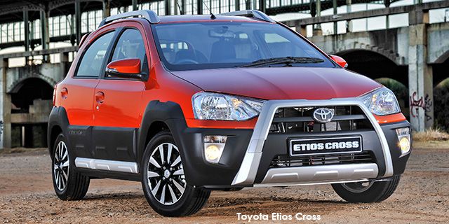 Toyota Etios Cross 1.5 Xs ToyoEtCr1fh1_f.jpg