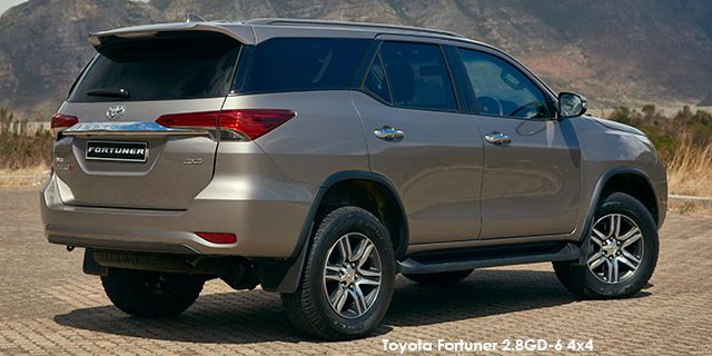 Toyota Fortuner 2.7 auto ToyoFort2e7_r.jpg