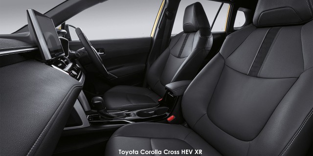 Toyota Corolla Cross 1.8 XR Toyota-Corolla-Cross-HEV-XR-front-seats-ret-blk-facelift-2025.01.jpg