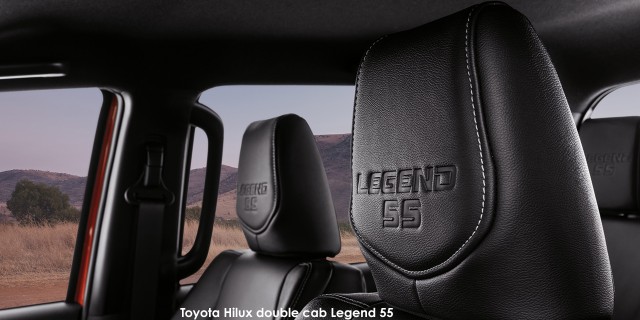 Toyota Hilux 2.8GD-6 double cab Legend 55 Toyota-Hilux-Legend-55-double-cab-interior-headrests-2025.08.jpg