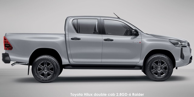 Toyota Hilux 2.4GD-6 double cab Raider manual Toyota-Hilux-double-cab-2.8GD-6-Raider-4x4-MLM-side-profile-d-c-ret--2024.06-za.jpg