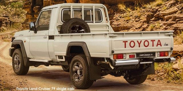 Toyota Land Cruiser 79 4.5D-4D LX V8 single cab Toyota-Land-Cruiser-79-single-cab-2.8GD-6-rear--2024.02-za.jpg