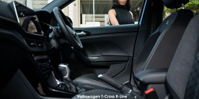 Volkswagen T-Cross 1.0TSI R-Line Volkswagen-T-Cross-R-Line-facelift-SEATS2-2024.08.jpg