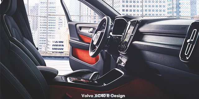 Volvo XC40 D4 AWD R-Design VolvXC40_1e06_i.jpg