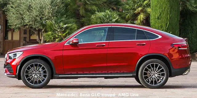 Mercedes-Benz GLC GLC300d coupe 4Matic 18C0975_078--Mercedes-Benz-GLC-coupe-AMG-Line--1903.jpg