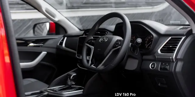 LDV T60 2.0D Bi-Turbo double cab Max Pro 4x4 manual LDV-T60-Pro-interior--2024.05-za.jpg