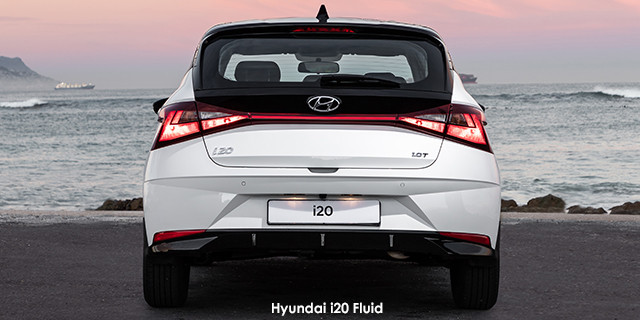 Hyundai i20 1.4 Motion auto i20_rear_main_02-Hyundai-i20-1.0T-Fluid-two-tone--2021.05-za.jpg