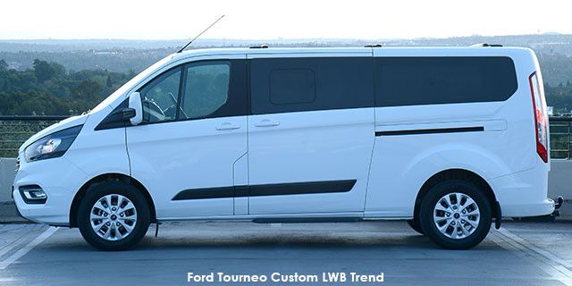 Ford Tourneo Custom 2.2TDCi LWB Trend tourneo_custom_14--Ford-Tourneo-Custom-LWB-Trend-facelift--1812-ZA.jpg